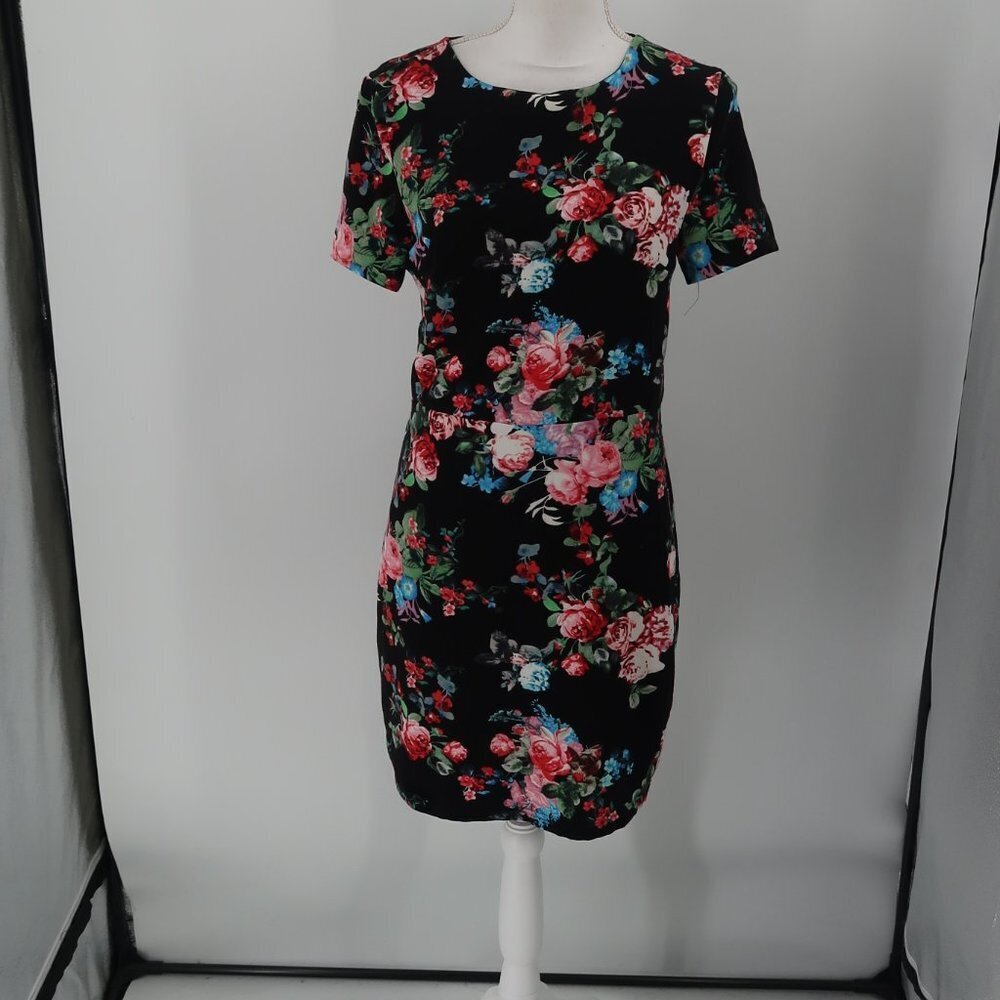 Vida Clothing Short Sleeve Floral Dress Size Medium